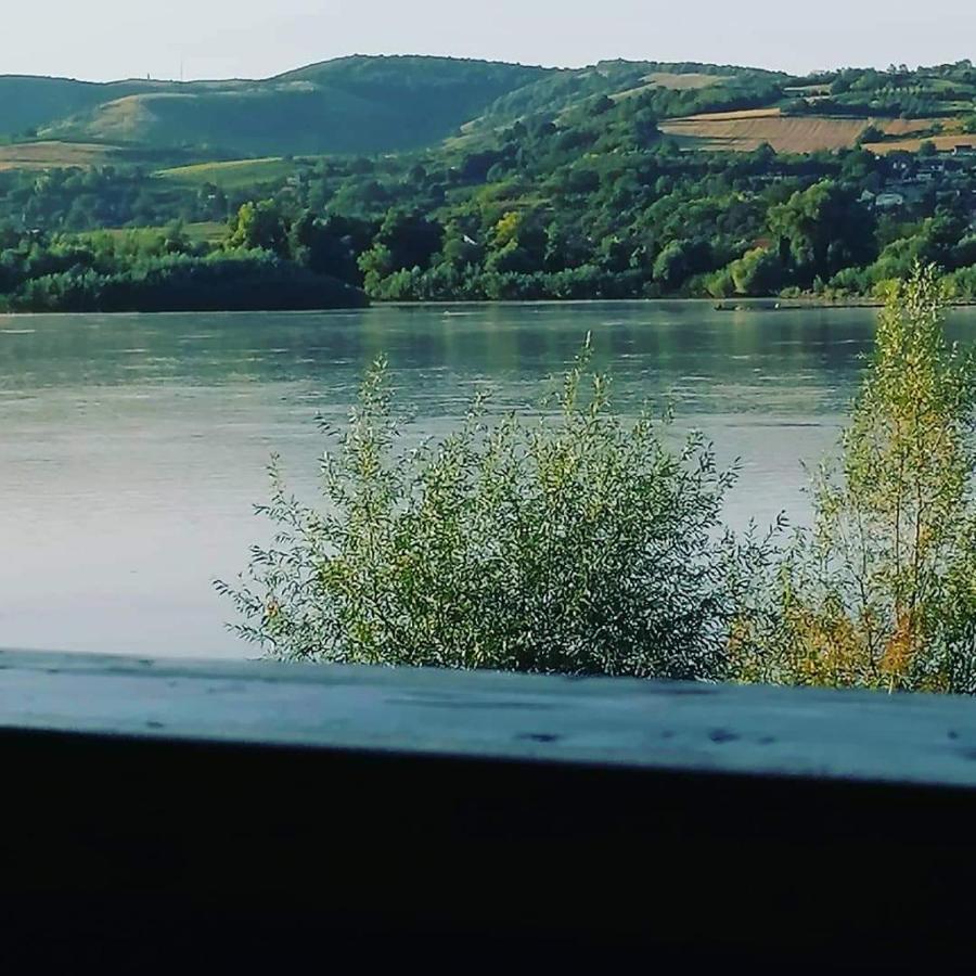 Captain'S House By The Danube River Cerevic Exterior photo