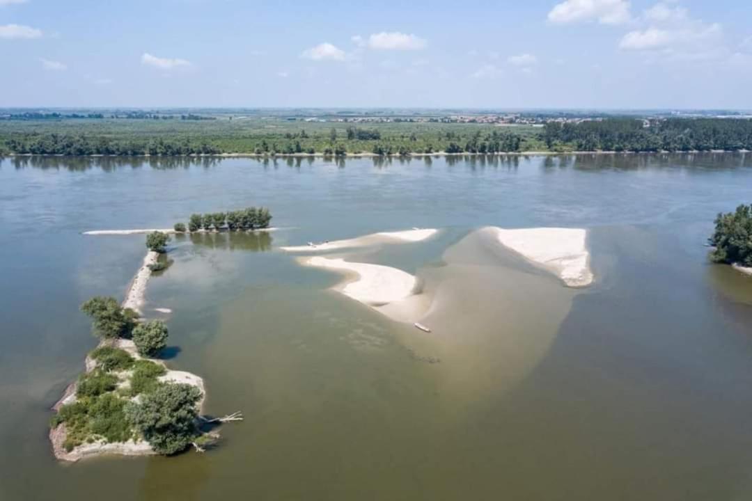Captain'S House By The Danube River Cerevic Exterior photo