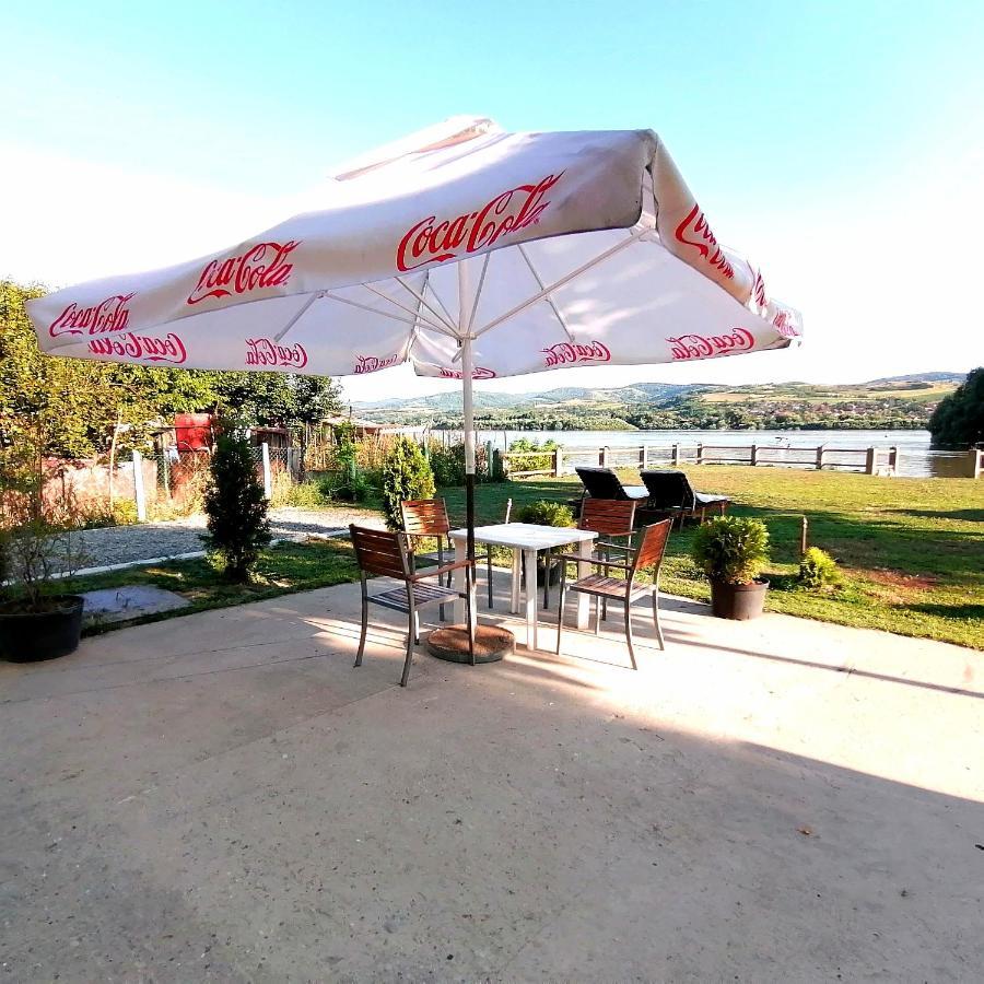 Captain'S House By The Danube River Cerevic Exterior photo
