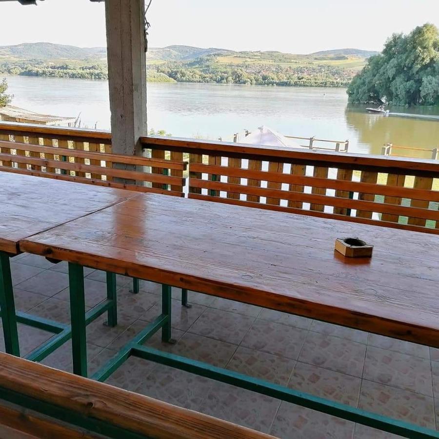 Captain'S House By The Danube River Cerevic Exterior photo