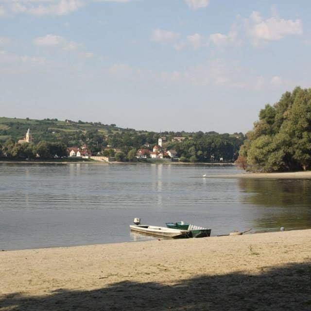 Captain'S House By The Danube River Cerevic Exterior photo